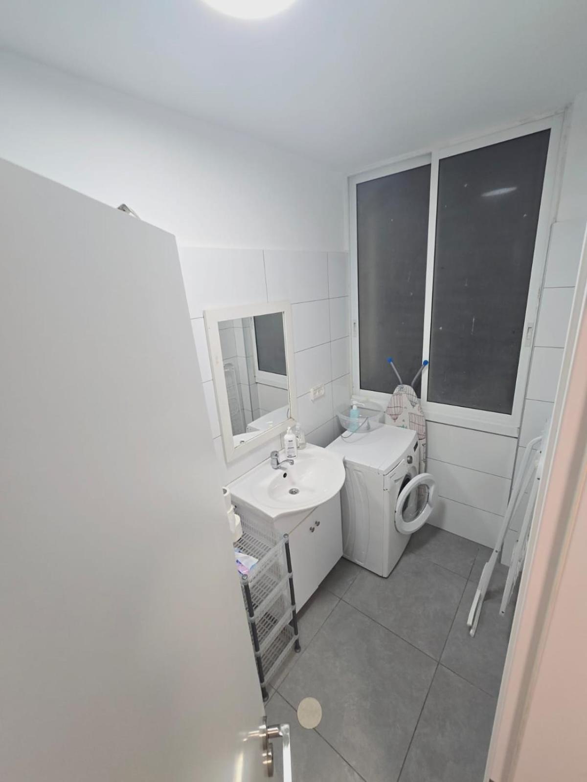 Gk Apartment Harmony バト・ヤム エクステリア 写真